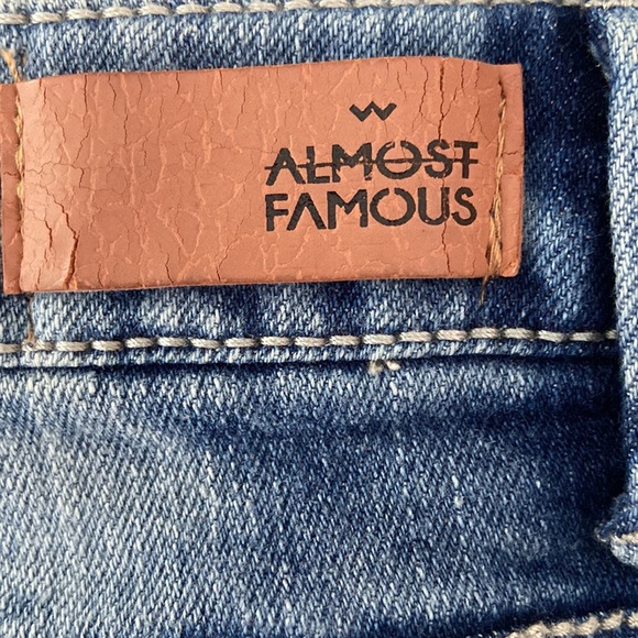 Almost Famous Distressed Jean Size 7 - Picture 7 of 10